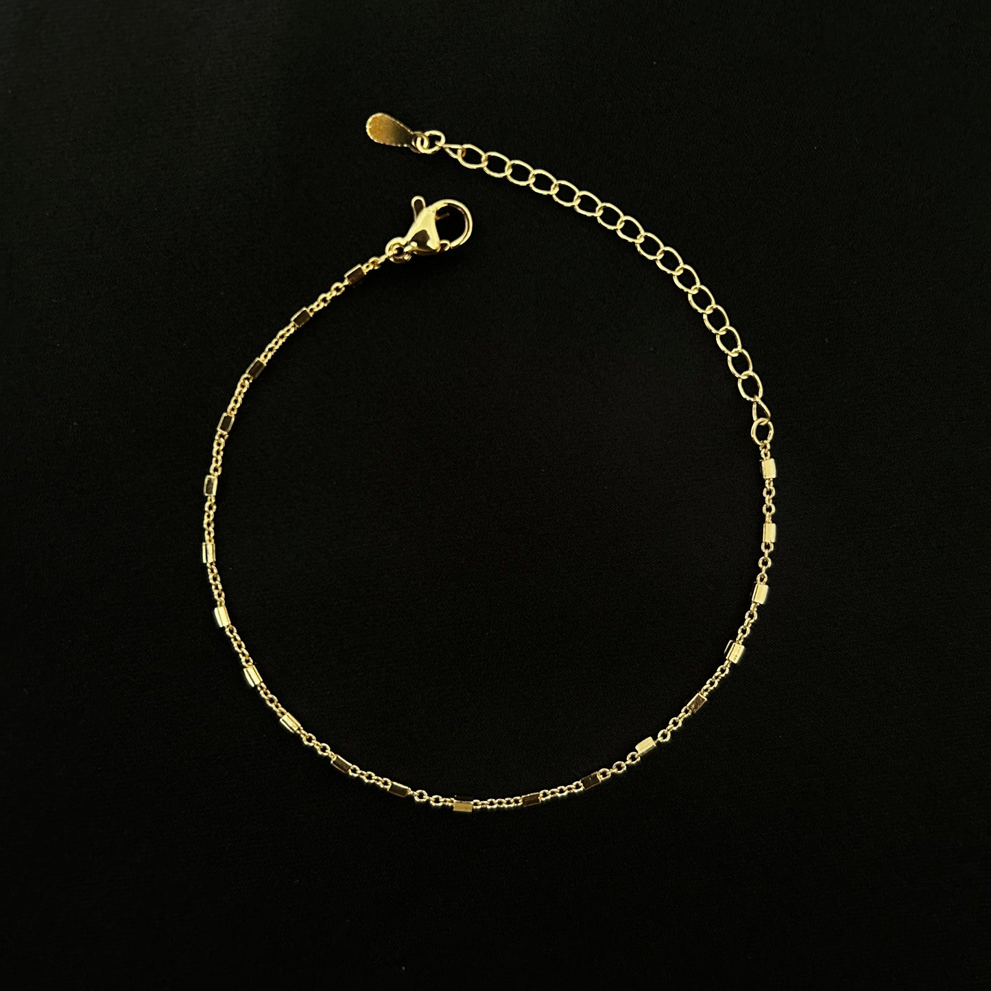 Delicate bracelet (gold)